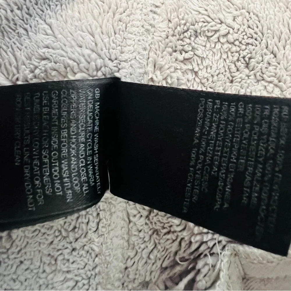 The North Face Light Gray Fleece Jacket - Picture 8 of 13